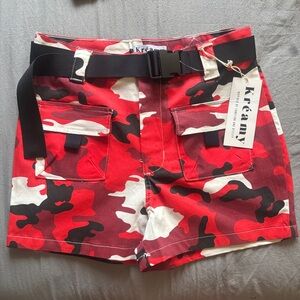 Red Camo Women's Cargo Shorts XL (32” waist)